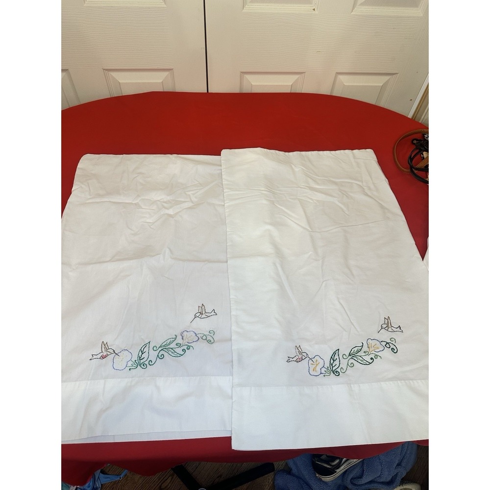 Set of  2 Vintage Embroidered Hummingbird Pillow Cases